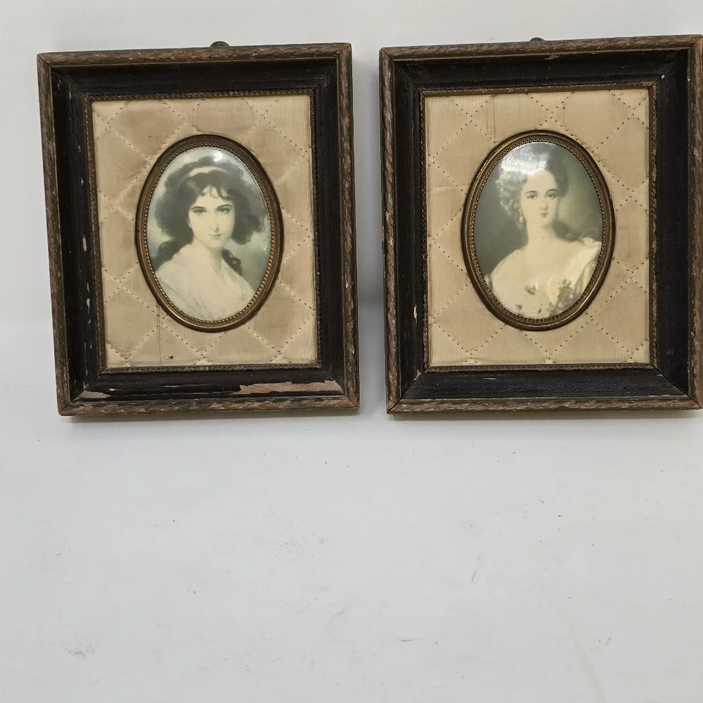 Vintage 1940s victorian women‎ italian ornate royal portrait quilted silk wood